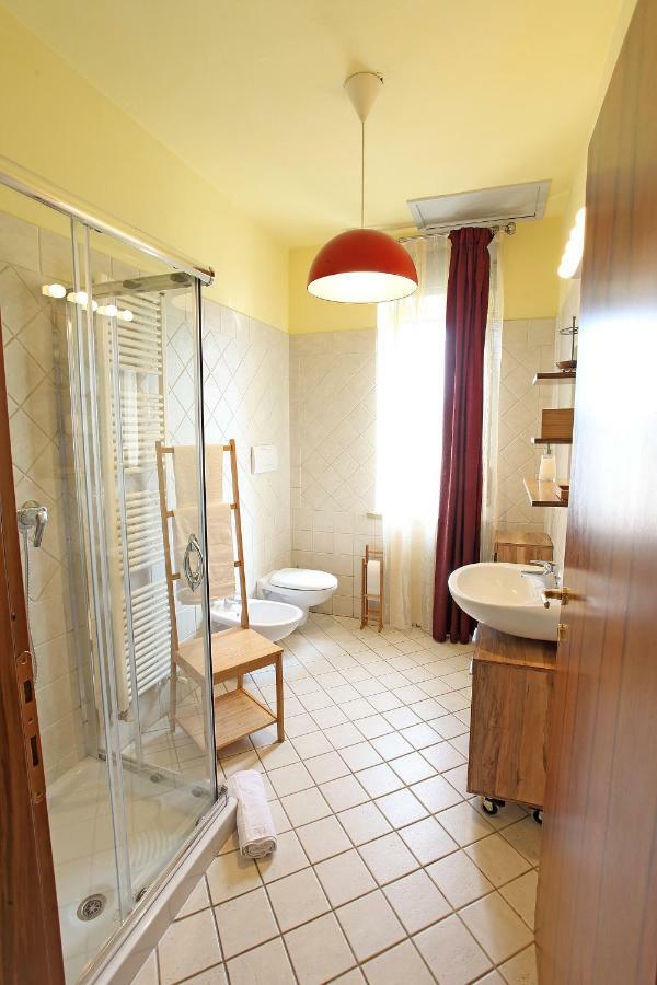 ヴァレッジョ・スル・ミンチョ Bb Ombretta Bed & Breakfast エクステリア 写真